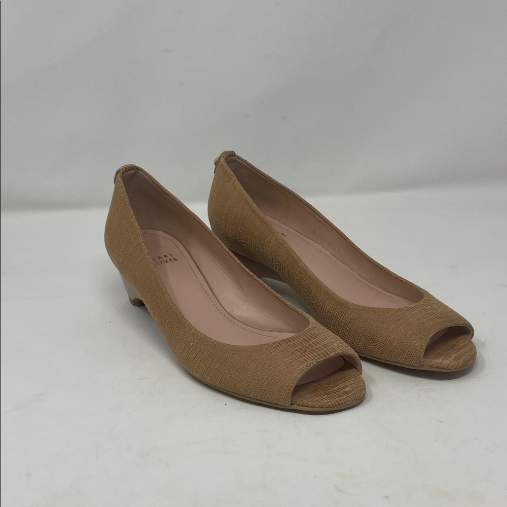 Stuart Weitzman Peep Toe Kitten Heel Pumps in Tan Size 6 Excellent Condition
